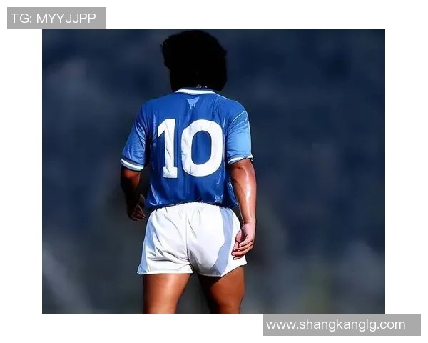 足球传奇的故事:那些改变比赛历史的明星球员传记 足球传奇的故事:那些改变比赛历史的明星球员传记